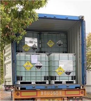 Vilka användningsområden har industriell väteperoxid inom elektronikindustrin?